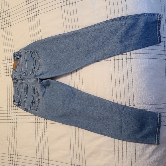 American Eagle mom jeans - Picture 3 of 4